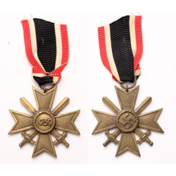 III. Birodalom háborús érdemkereszt II. osztálya kardokkal