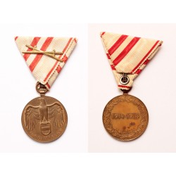 Osztrák Háborús emlékérem kardokkal