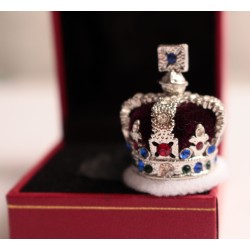 Mini Királyi koronák gyűjtemény díszdobozban 19db