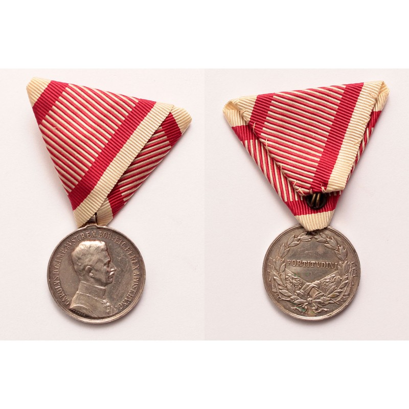 Károly kisezüst vitézségi érem Károly kisezüst vitézségi érem