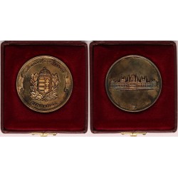 Magyar Köztársaság Elnökétől ezüst emlékérem