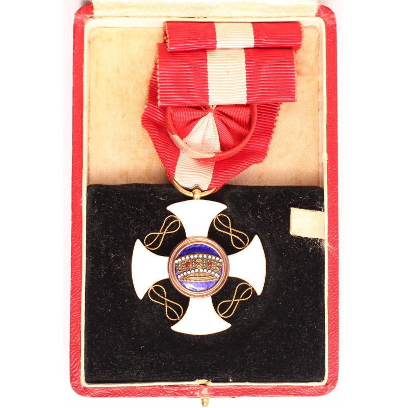 Olasz Koronarend tiszti keresztje dobozában