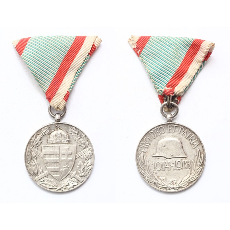 Magyar Háborús emlékérem kardokkal és sisakkal