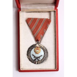 Szolgálati érdemérem 1957 dobozában