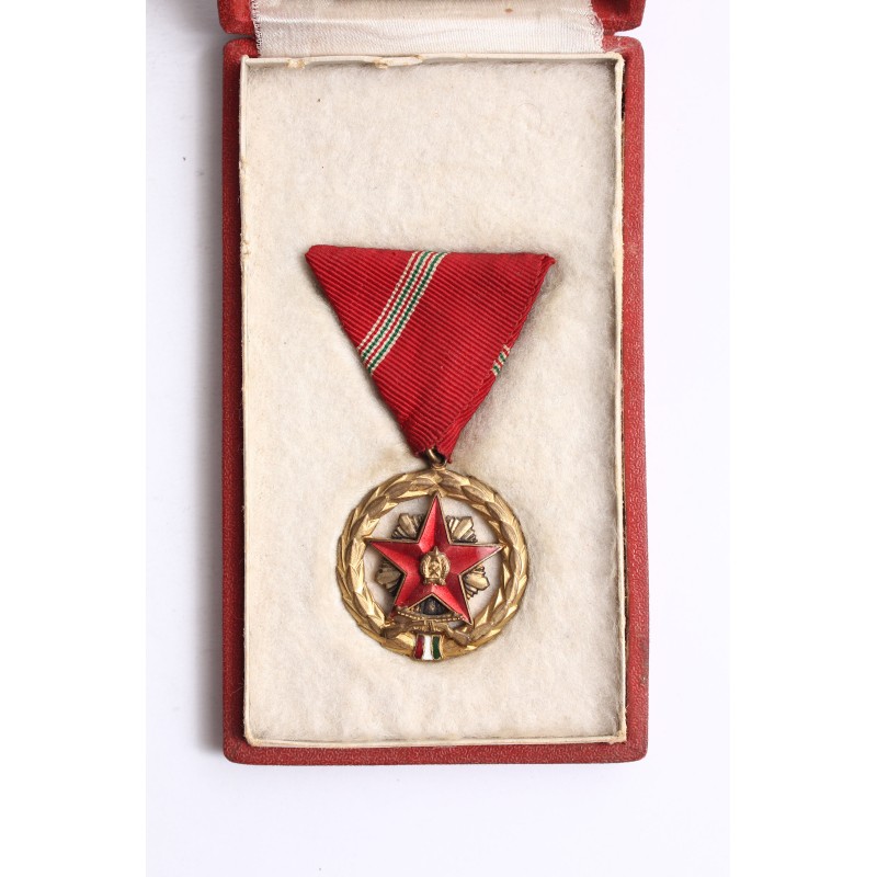 Kiváló szolgálatért érdemérem 1954 dobozában