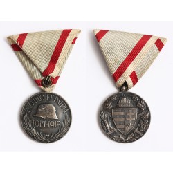 Magyar Háborús Emlékérem kardokkal és sisakkal
