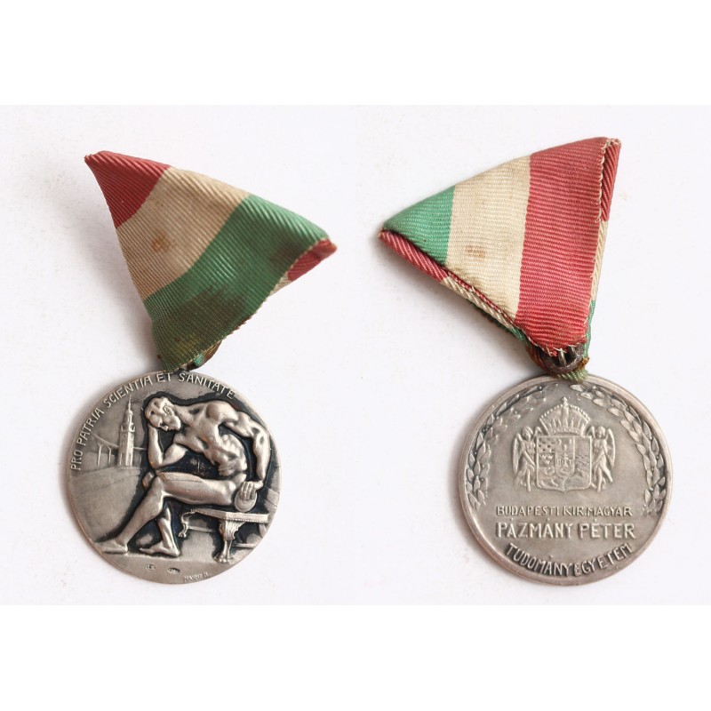 Pro Patria Scientia et Sanitate érem