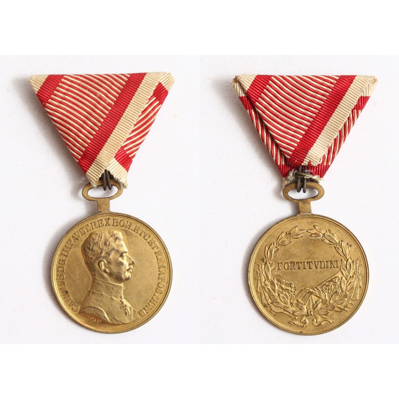 Károly arany vitézségi érem "HNA" és "Bronze" beütő