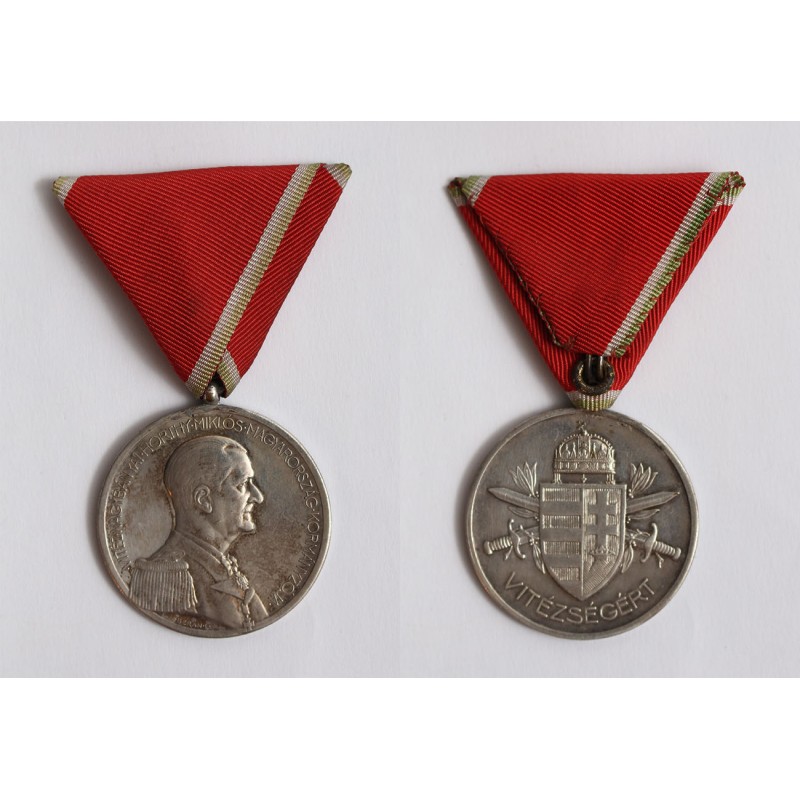 Horthy nagyezüst vitézségi érem, bronz beütő