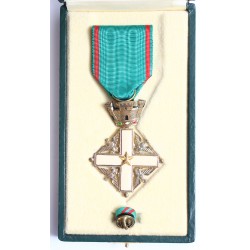 Olasz Köztársasági Érdemrend 1951 lovagkeresztje